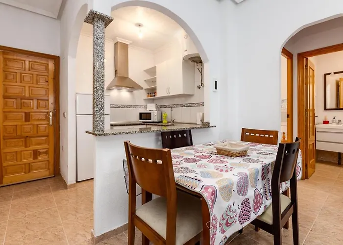 Bonito De Dos Y Piscina Torrevieja