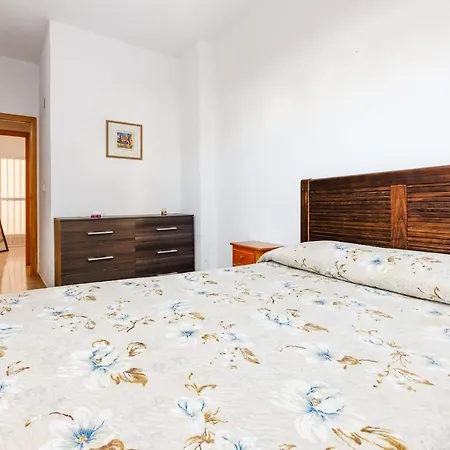 Bonito De Dos Y Piscina *