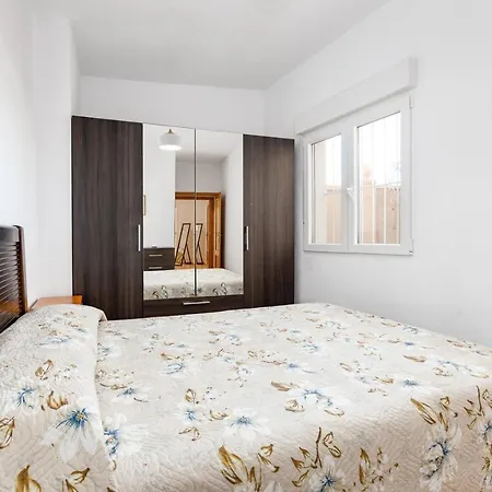 Apartamento Bonito De Dos Y Piscina